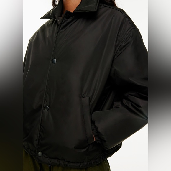 tna coaches puffer short - Picture 6 of 7